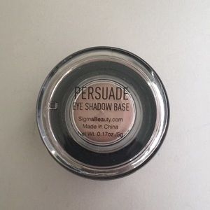 Sigma beauty eyeshadow base/primer